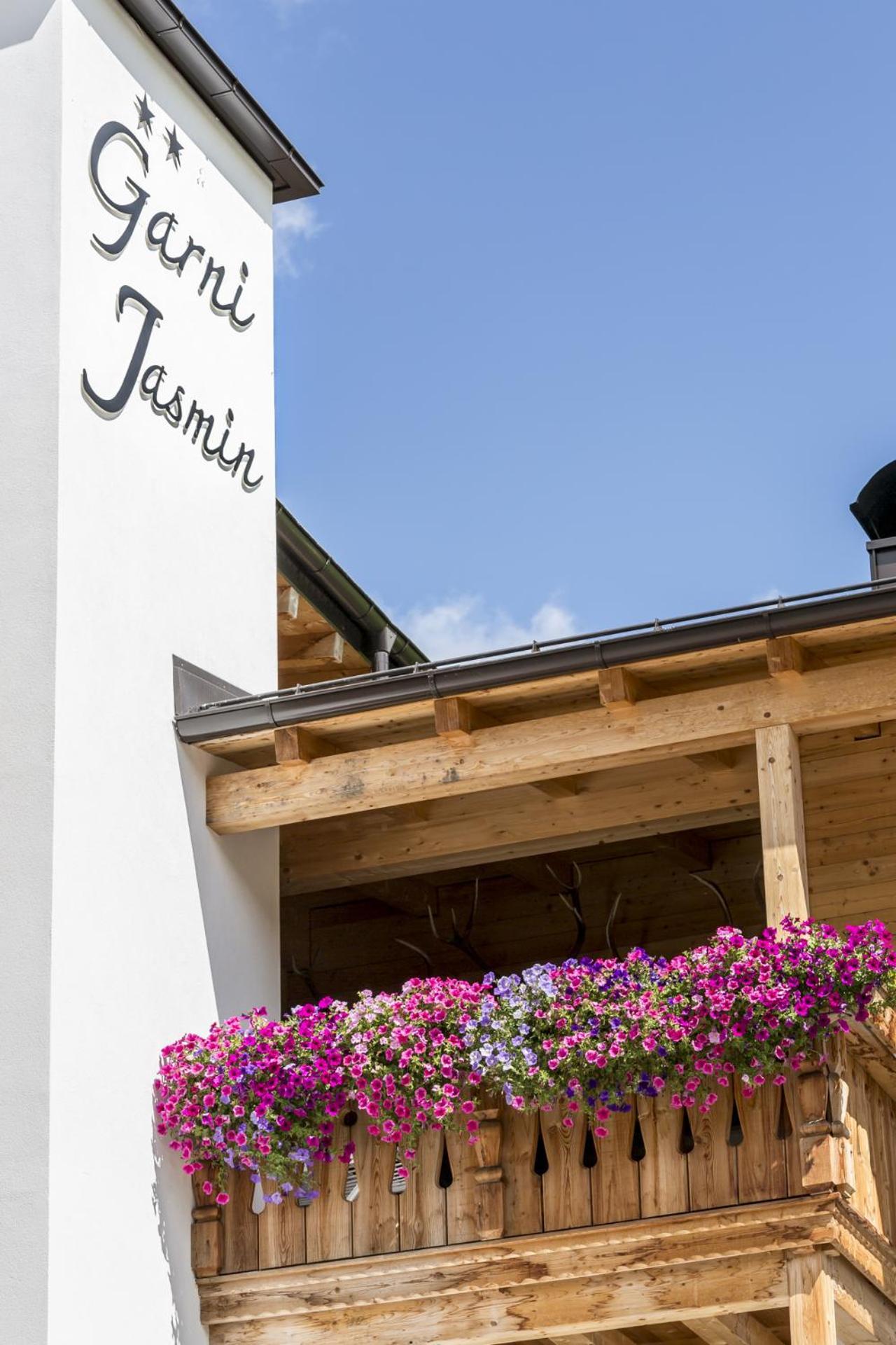 Garni Jasmin Hotel San Cassiano  Exterior photo