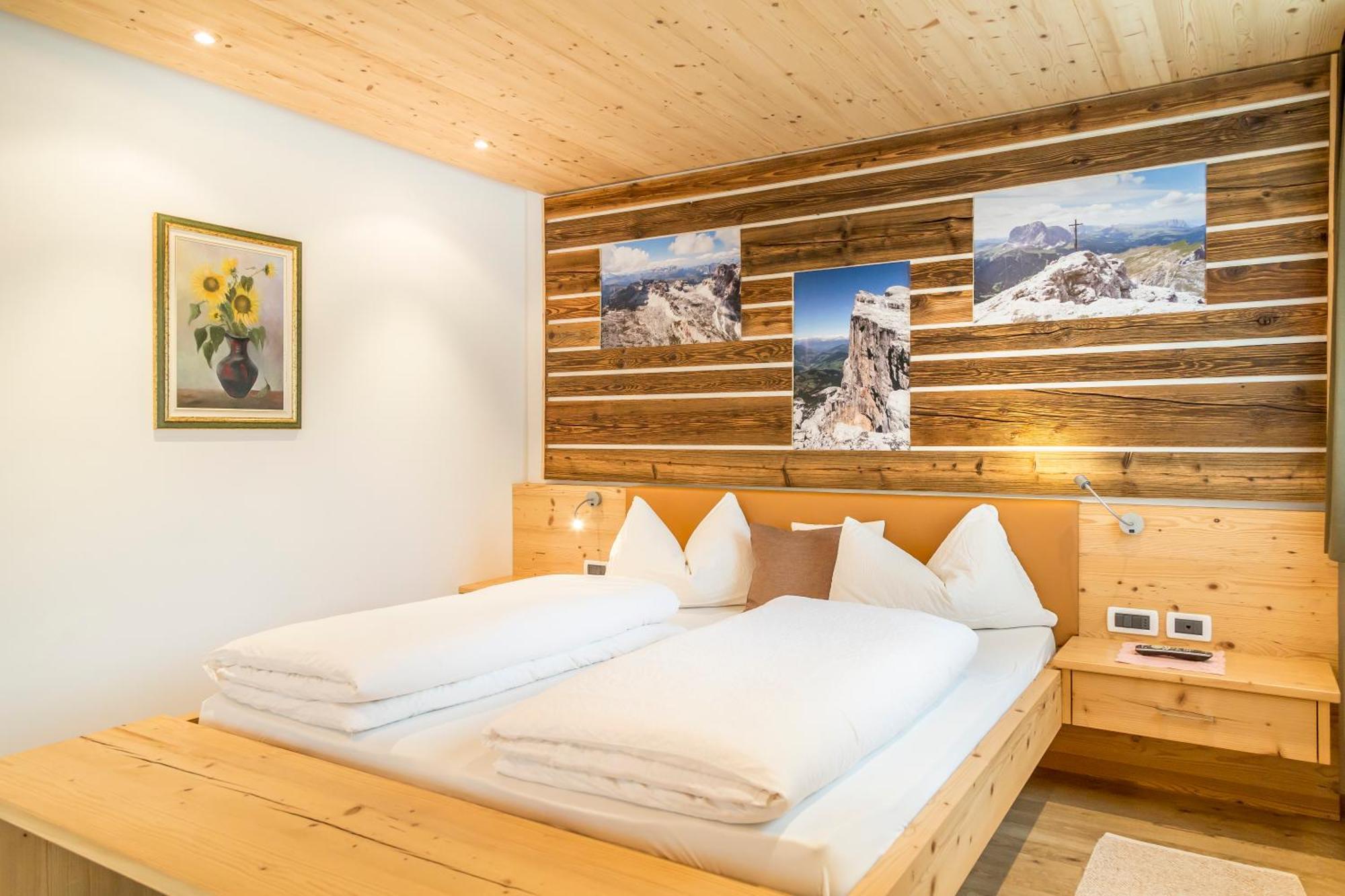 Garni Jasmin Hotel San Cassiano  Exterior photo