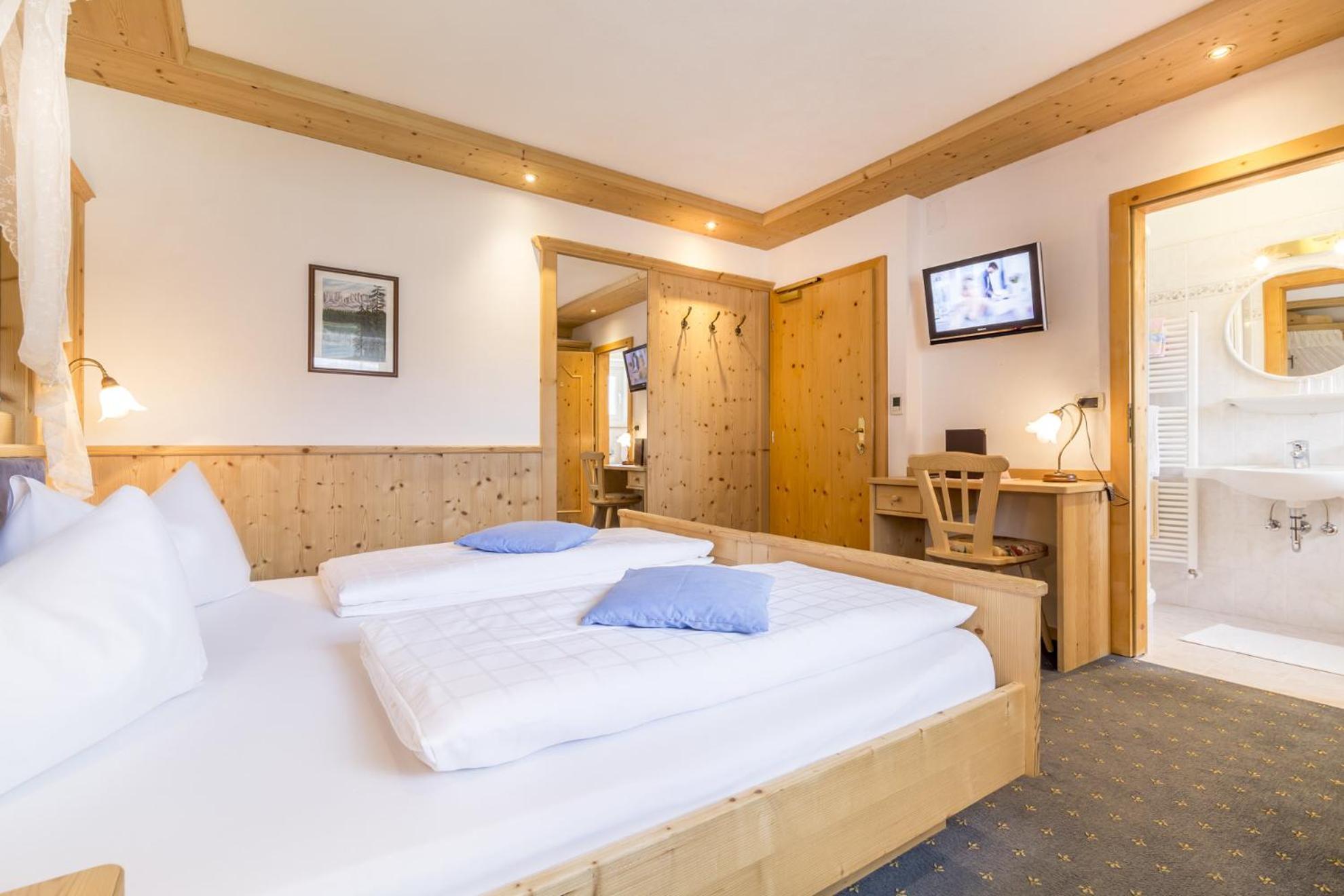 Garni Jasmin Hotel San Cassiano  Room photo