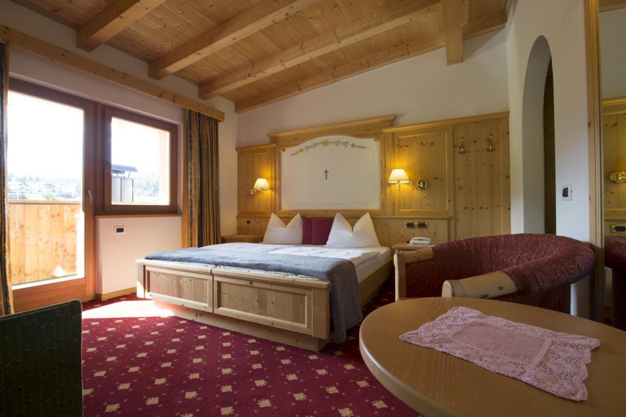Garni Jasmin Hotel San Cassiano  Room photo