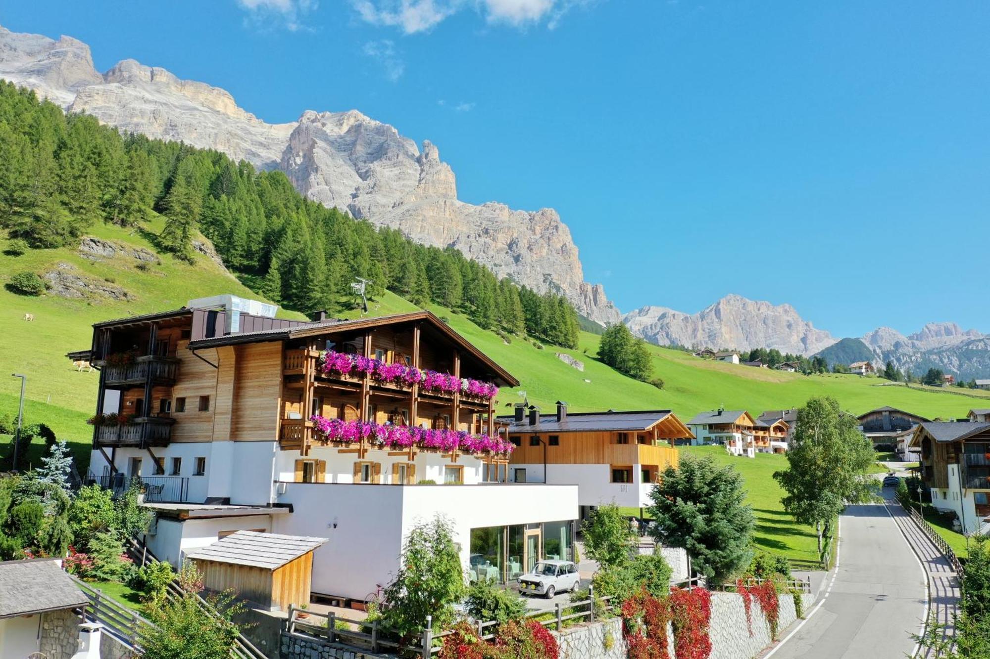 Garni Jasmin Hotel San Cassiano  Exterior photo