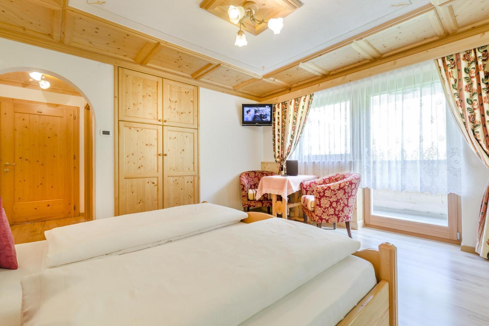 Garni Jasmin Hotel San Cassiano  Room photo